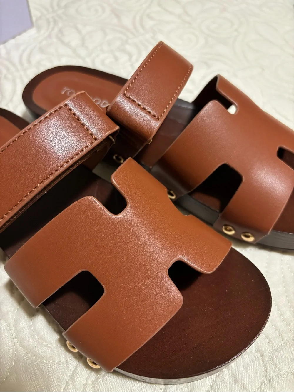 TOP Moda Brown Cutout Strap Slide Mules